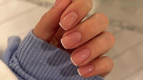 Francesa minimalista (micro french)