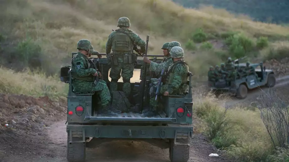 Soldados mexicanos en zonas de Michoacán.