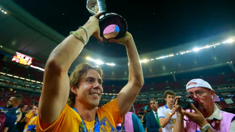 Sebastián Córdova levanta el título del C2023