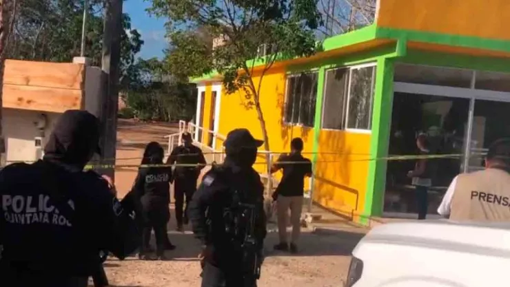 Asesinan a tres personas en restaurante de Puerto Morelos