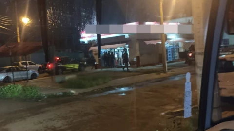Fuerte movilización policíaca por un presunto asalto a una tienda de conveniencia en Vergel; esto sabemos