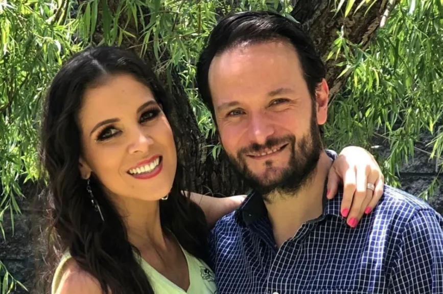 Rodrigo y Adianez abrazo.jpg