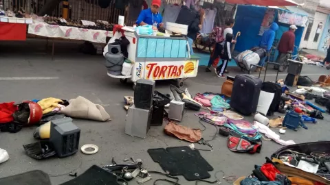 Tianguis de Chalco ofrece y accesorios de lujo para damas y hombres a buen precio