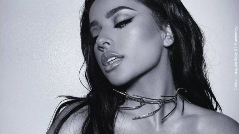 Becky G en blanco y negro..jpg