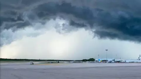 Alerta por vaguada monzónica en Quintana Roo y el sureste mexicano; ¿de qué se trata?