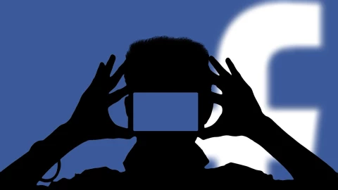 Facebook también informó que retiró más de 7 millones de publicaciones, fotografías y otro material que violaba los lineamientos en contra del discurso de odio. Imagen: Archivo