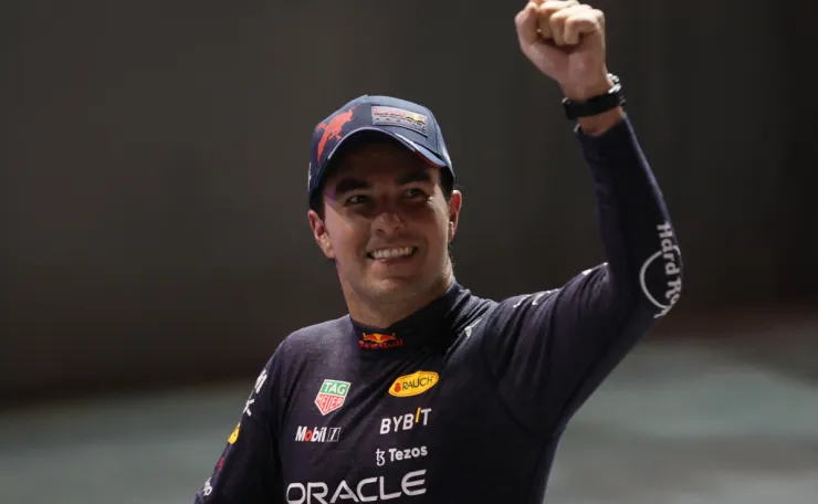 Checo Pérez con la escudería Red Bull