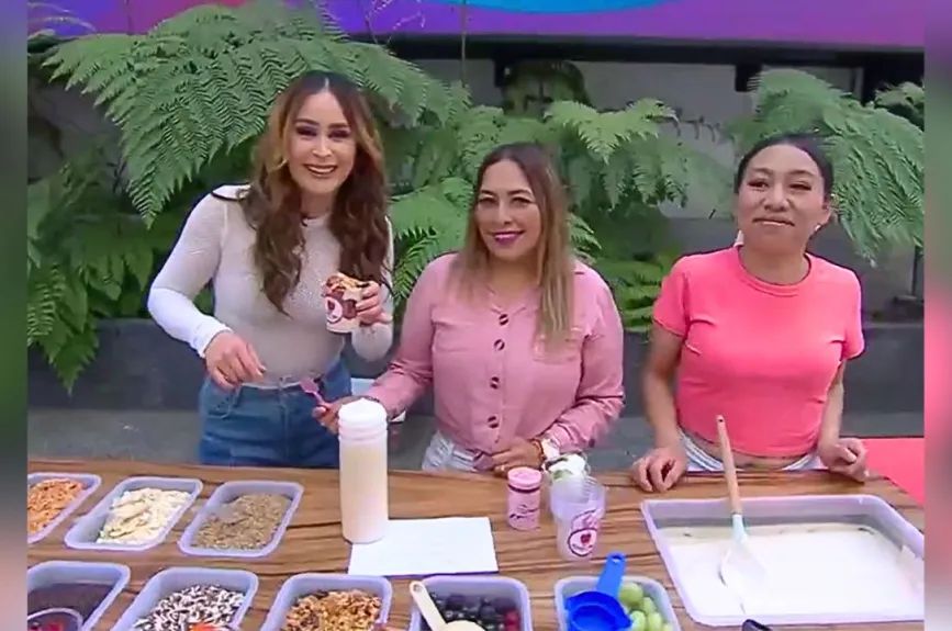 Esta mañana, los postres estaban riquísimos, Viviann eligió unas deliciosas fresas con crema. | Fotos: INSTAGRAM / @vengalaalegria