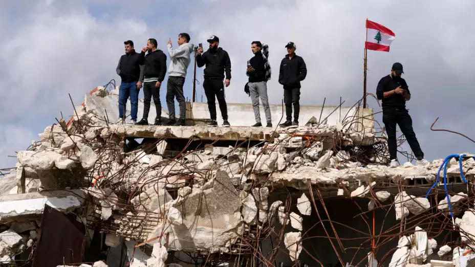 Derrumbe de edificio en Yarine, Líbano.