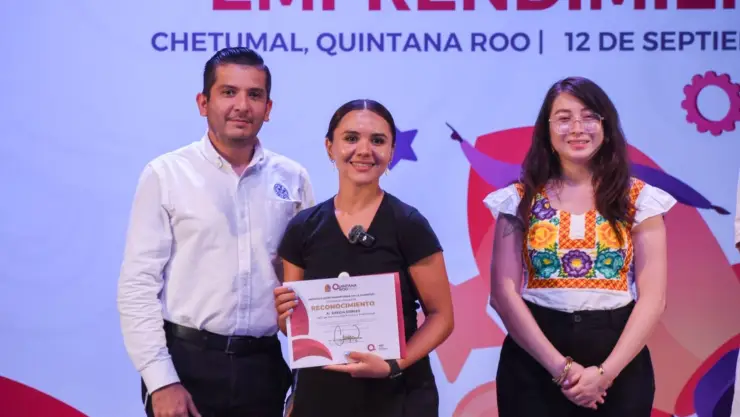IQJ impulsa a los jóvenes con foro “El Camino del Emprendimiento”.jpg
