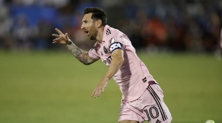Messi celebra su gol ante Dallas