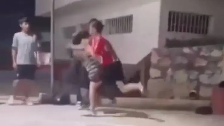 VIDEO Fuerte pelea en reta de fútbol cobra la vida de un jugador, FGE investiga