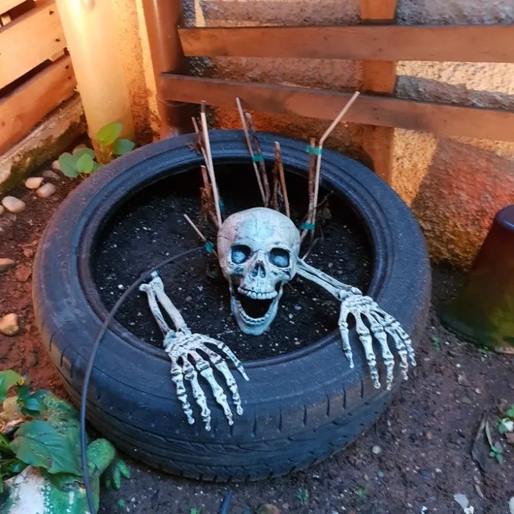 Manualidades con llantas viejas para decorar tu jardín en octubre