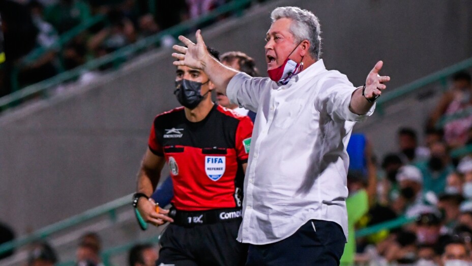CHIVAS VICTOR MANUEL VUCETICH.jpg