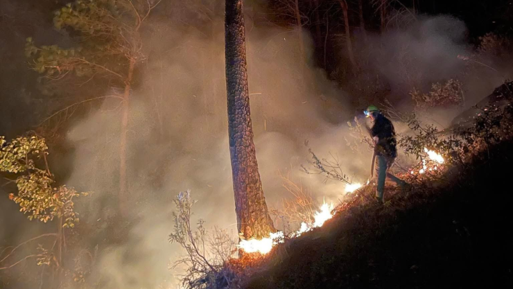 Se registra fuerte incendio en Tepoztlán.