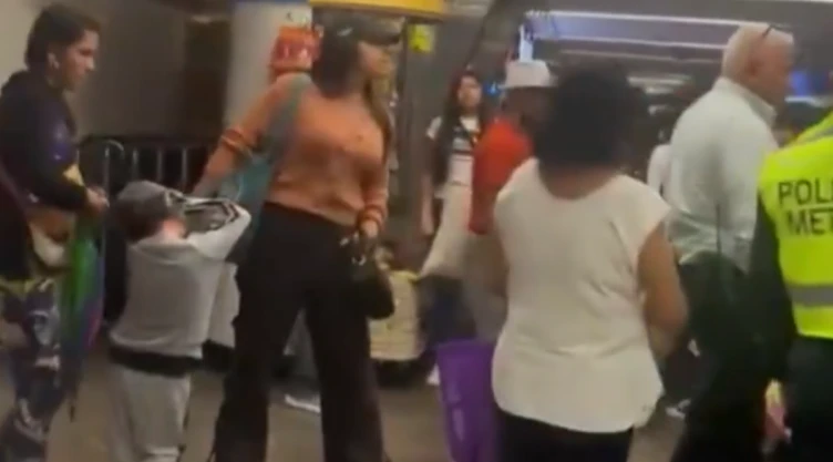 mujer-policias.png