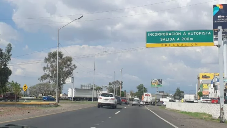 Carretera México-Querétaro.jpg