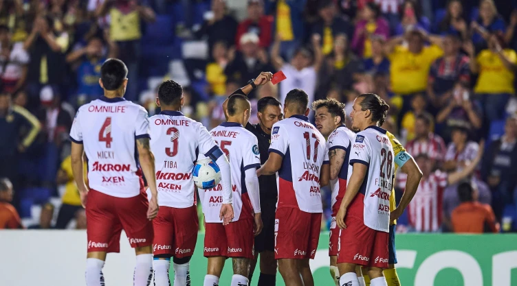 Alan Mozo expulsado América Chivas
