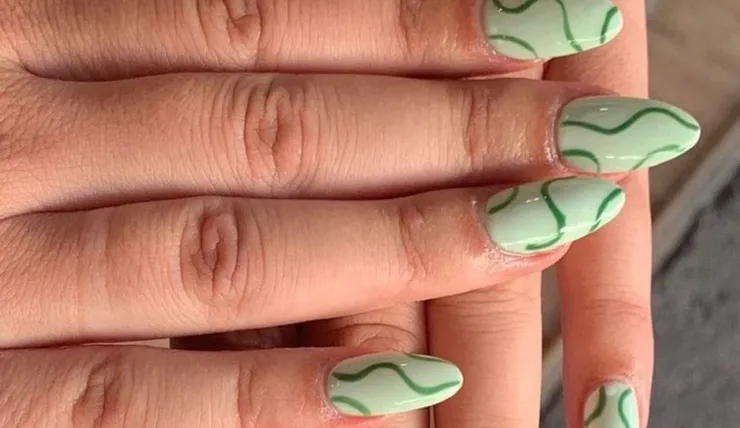 12 modelos de uñas verdes que se verán elegantes si las usas en cortas o largas: y para cualquier fecha del año