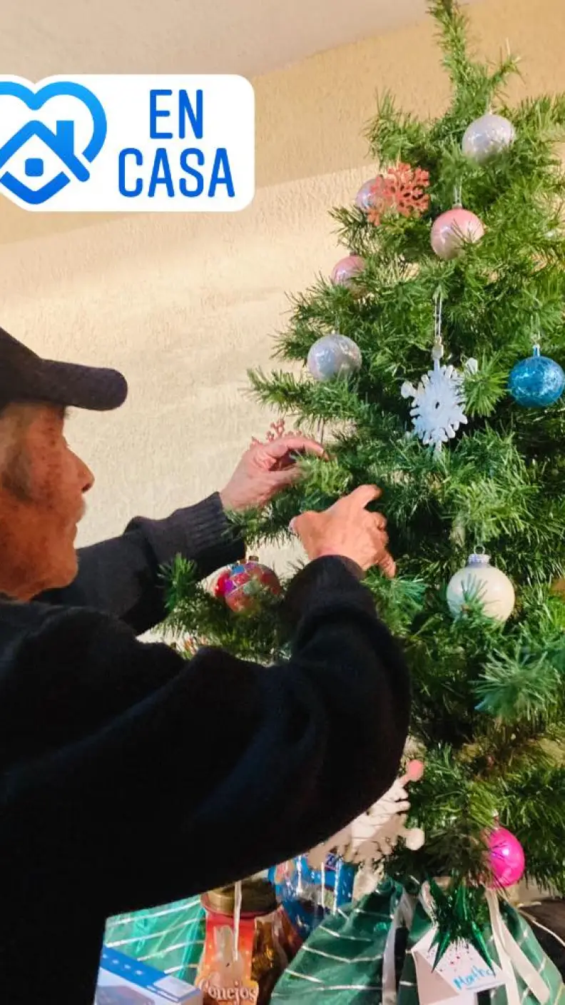 Unos chocolates, unos tenis, una cobija o una bocina son algunos de los deseos de Navidad de los abuelitos del asilo “casa madre Teresa” en Iztapalapa.