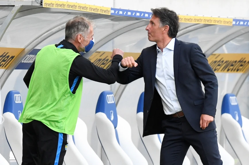 Bruno Labbadia del Hertha Berlín guardó mesura en el festejo.