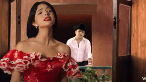 Todo indica que el amor entre Ángela y Christian surgió desde la grabación del tema “Dime cómo quieres”