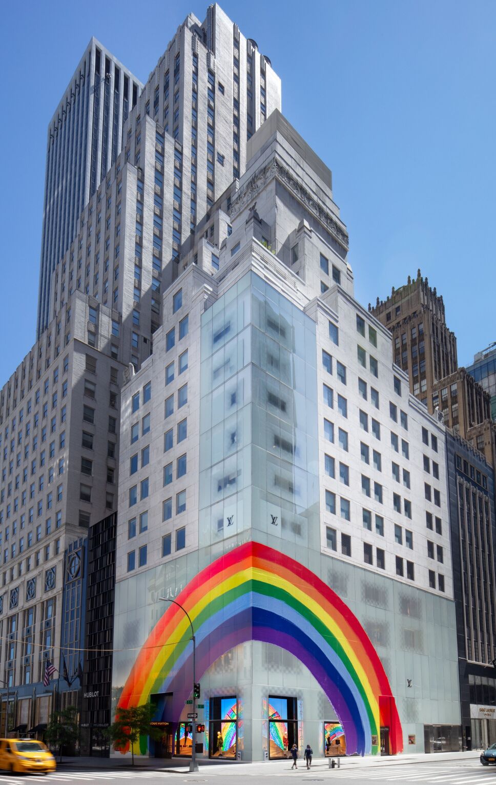 louis-vuitton-rainbow-project-5th-avenue-1592319297.jpg