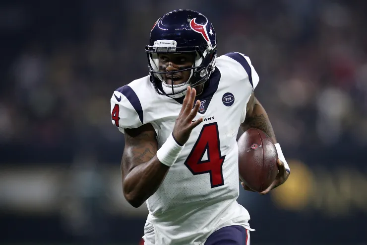 Buscan hacer negocio por Deshaun Watson