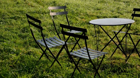 Las sillas plegables que rebajó Walmart, ideales para tu jardín