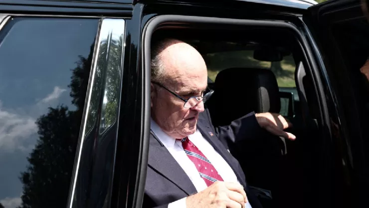 El exabogado de Donald Trump se entregó a las autoridades