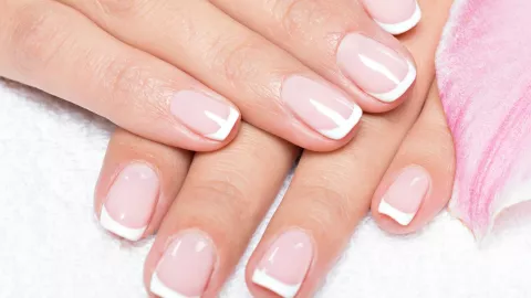 Uñas francesas blanco