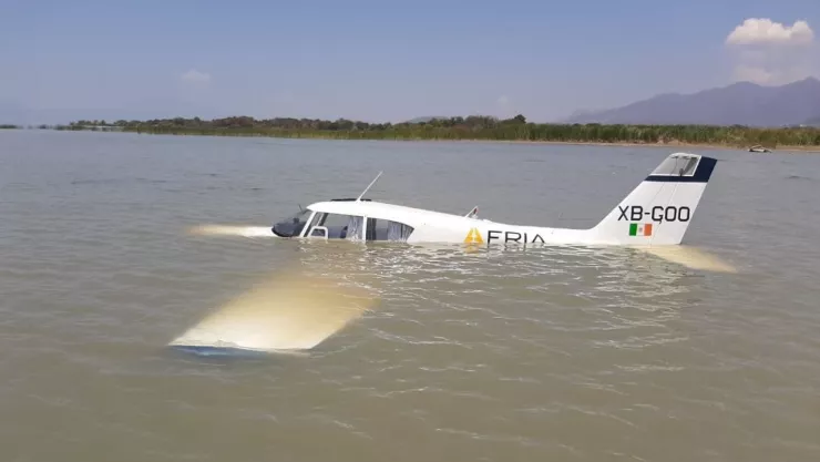 avioneta parece estar hundi&eacute;ndose