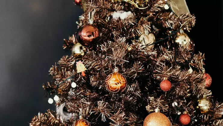 Árbol de Navidad 2024_ ¿Qué representa y qué elementos lleva_.jpg