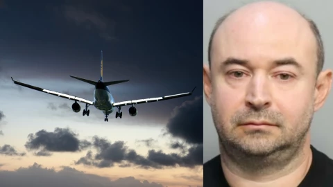 Rayo láser verde impactando la cabina de un avión en vuelo nocturno.