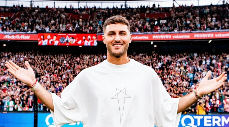 Santiago Gimenez se quedará en el AC Milan