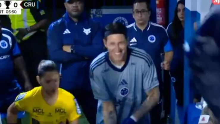 Cassio, portero del Cruzeiro, abandonó la cancha en pleno partido
