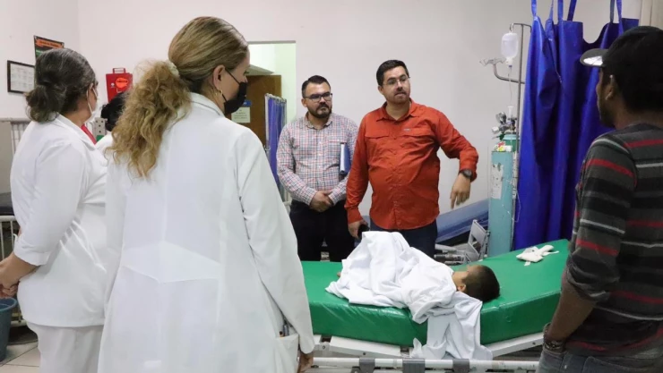 Atienden a menor por picadura de alacrán.