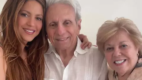 Hospitalizan de emergencia a la madre de Shakira en Colombia