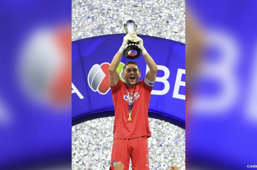 13 Jesús Corona campeón liga mx cruz azul 2021.jpg