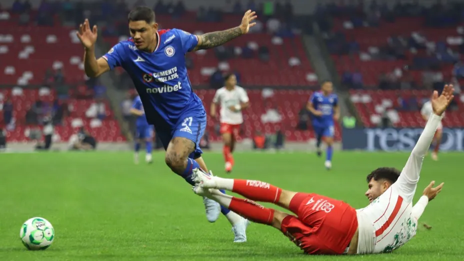 Cruz Azul estrena entrenador con goleada sobre Necaxa