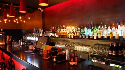 Alcohol adulterado en Ecuador deja 31 muertos