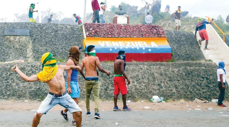 Escala el conflicto.