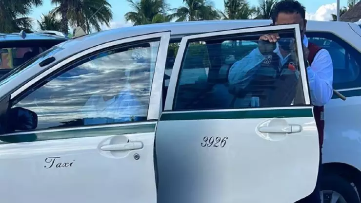 Multan a 33 taxistas de Cancún por circular con placas vencidas