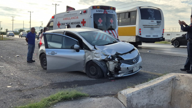 Aparatoso choque en la carretera Aldama deja daños materiales y dos personas atendidas.jpg