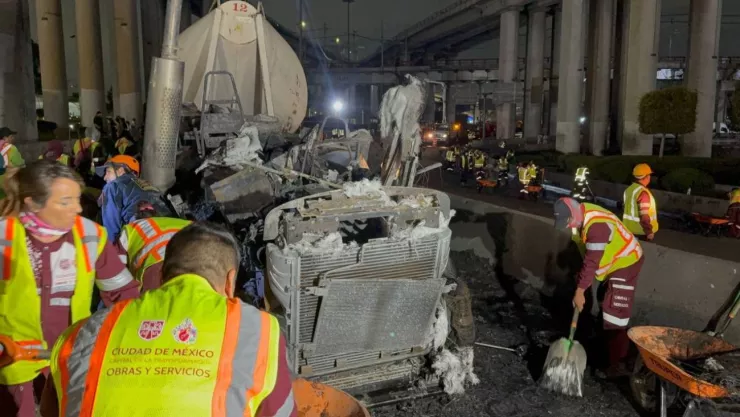 Chofer de la pipa que explotó en Iztapalapa está en estado grave