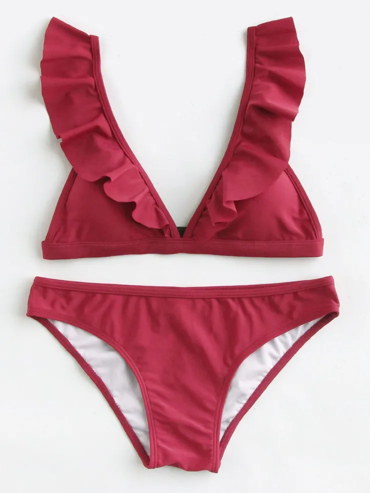 Los bikinis con top de volantes agregarán volumen al pecho
