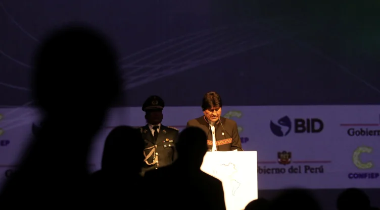 Evo Morales dice que los tiempos son de paz y no de muros