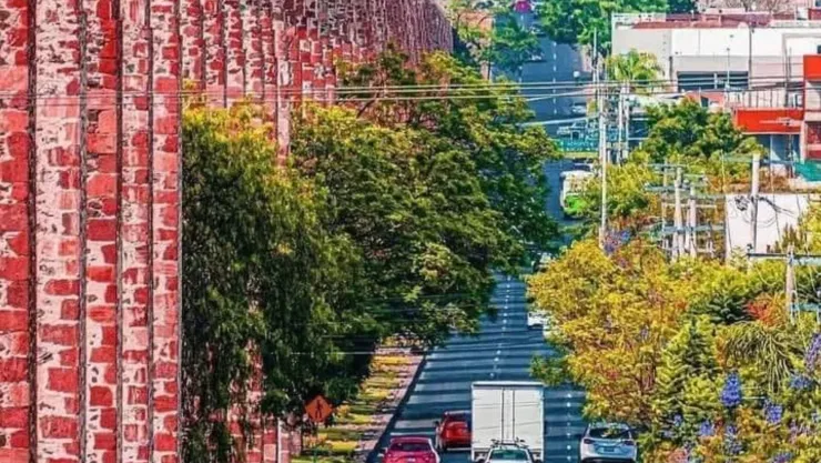 trafico fantasma en los arcos de queretaro.jpg