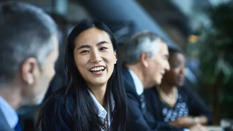 Mujeres son discriminadas por su edad para puestos estratégicos, revela estudio