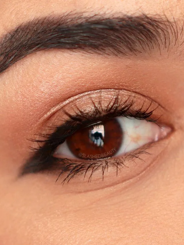 El delineado puppy hace que los ojos caídos se vean más redondos